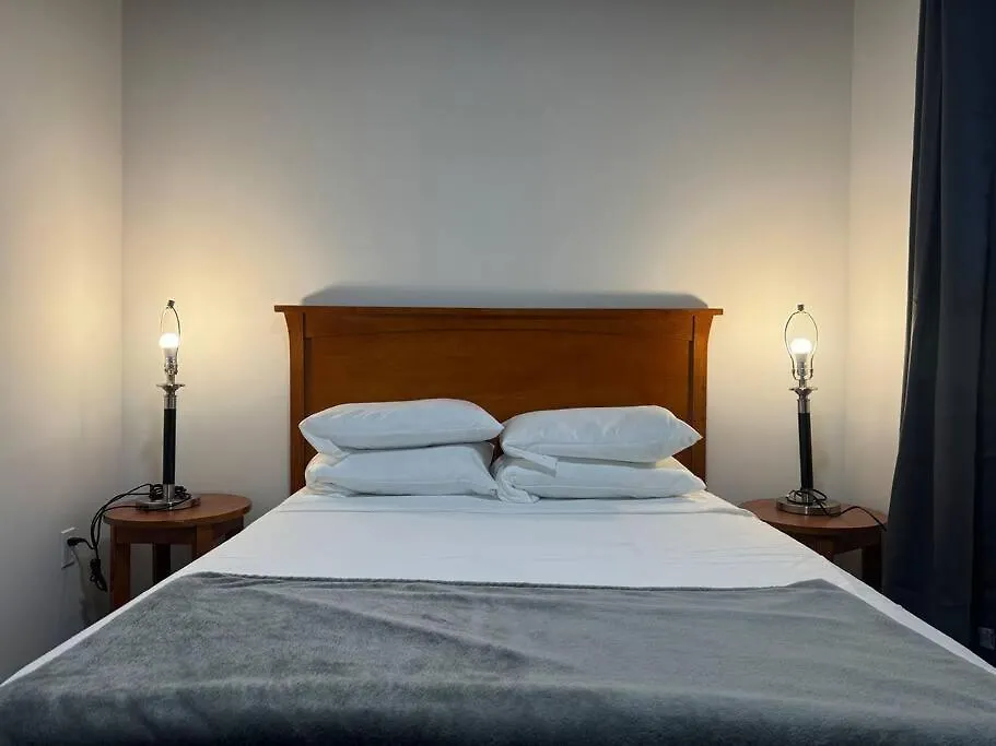 1 Bd Motel Condo With Kitchenette - 13 Edmonton 0*,  Kanada